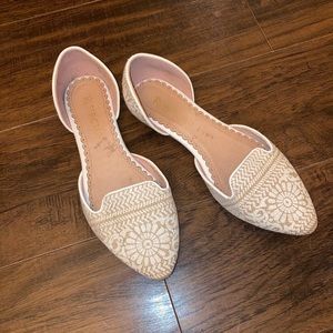 Women's Restricted Cream & Tan Flats Size 7